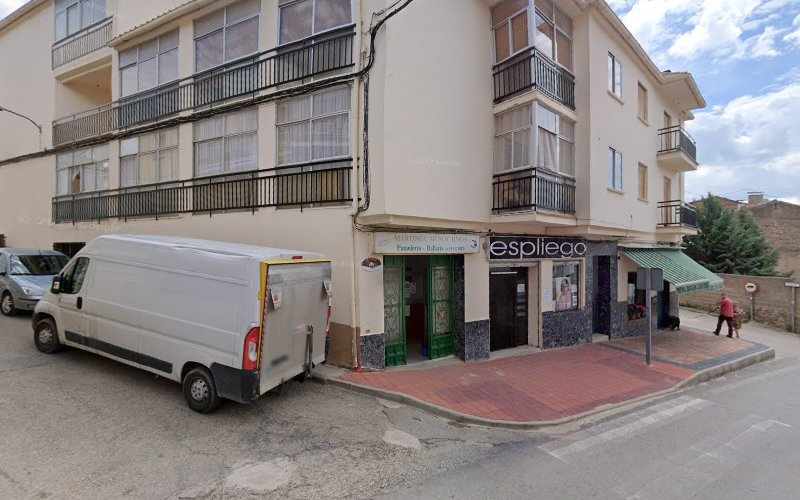 Fotografia tomada fuera de Martínez Muñoz y Hermanos Panadería - Panadería en Cañete, Cuenca