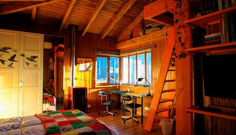 Fotografia tomada fuera de El Cuélebre. Cursos de español en las montañas de Asturias - Academia de idiomas en La Peral, Asturias