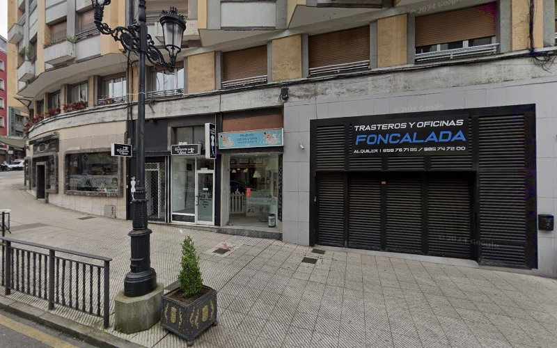 Fotografia tomada fuera de Maru & Cooks - Pastelería en Oviedo, Asturias