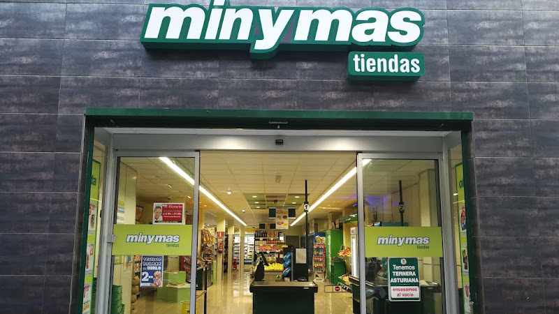 Fotografia tomada fuera de minymas tiendas - Supermercado en Campos (Los), Asturias