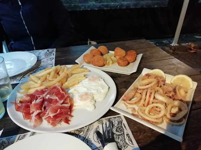 Fotografia tomada fuera de Bar El Paso - bares en Poo de Llanes, Asturias