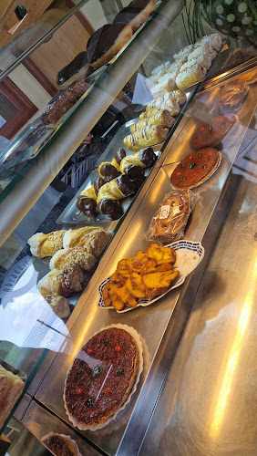 Fotografia tomada fuera de pastelería artesá obradoiro - Pastelería en San Pedro de Benquerencia, Lugo