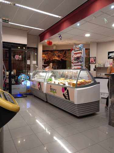 Fotografia tomada fuera de La Jijonenca Cafetería Heladería - Heladería en Ibi, Alicante