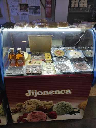 Fotografia tomada fuera de La Jijonenca - Heladería en Redován, Alicante