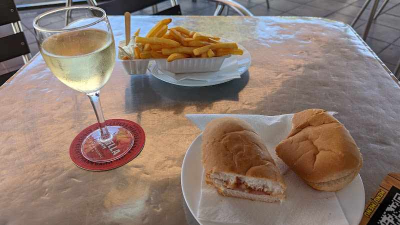 Fotografia tomada fuera de Bar Cafetería La Cantosa - cafeterías en Uga, Las Palmas