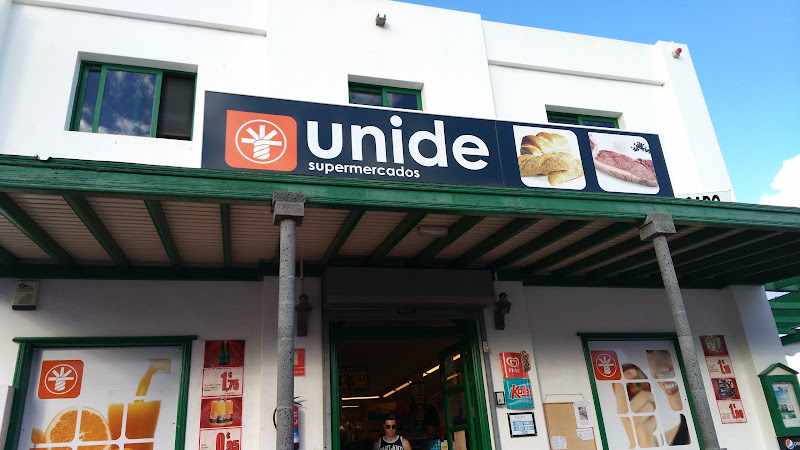 Fotografia tomada fuera de Unide - Supermarket en Yaiza, Las Palmas
