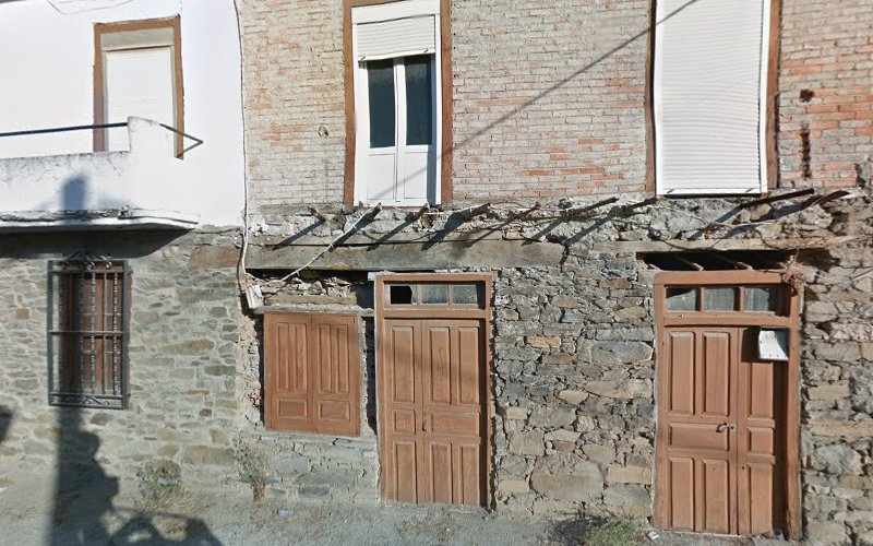 Fotografia tomada fuera de Panadería Silván - Panadería en Albares de la Ribera, León