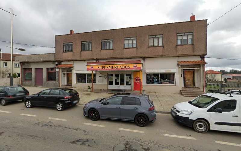Fotografia tomada fuera de Supermercado Claudio - Supermercado en A Silva, A Coruña
