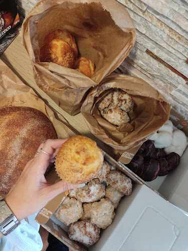 Fotografia tomada fuera de Panadería Joaquin Martinez - Panadería en Pedro Bernardo, Ávila