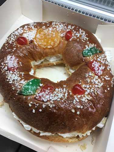 Fotografia tomada fuera de Panificadora Buelna - Panadería en Los Corrales de Buelna, Cantabria