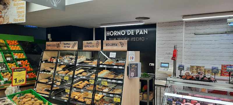 Fotografia tomada fuera de Supermercados El Jamón - Supermercado en Huelva, Huelva