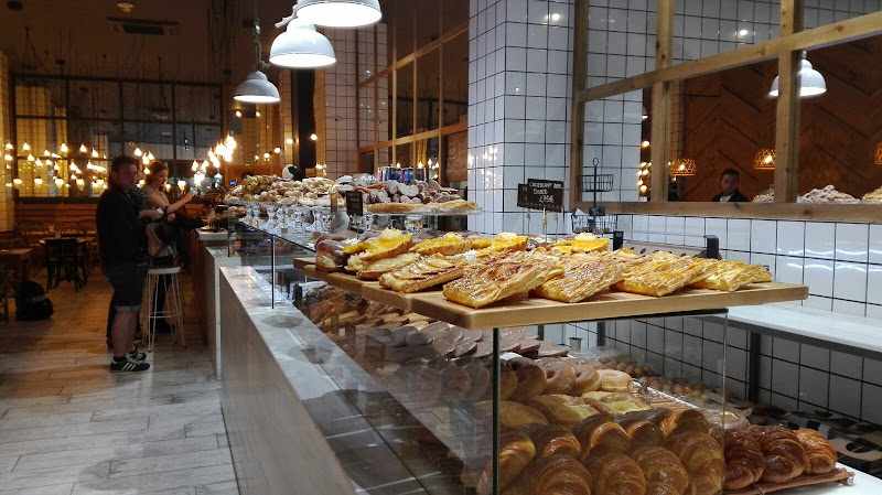 Fotografia tomada fuera de Panadería Peter & Pan - Panadería en Los Corrales de Buelna, Cantabria