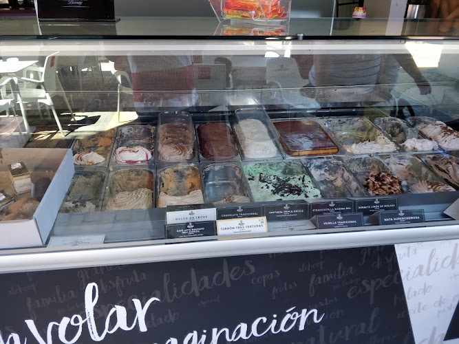 Fotografia tomada fuera de Queens - Cafetería en Islantilla, Huelva
