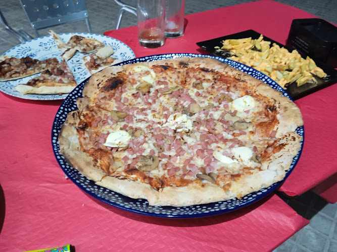 Fotografia tomada fuera de Pizza & Roll - restaurantes en Minas de Riotinto, Huelva