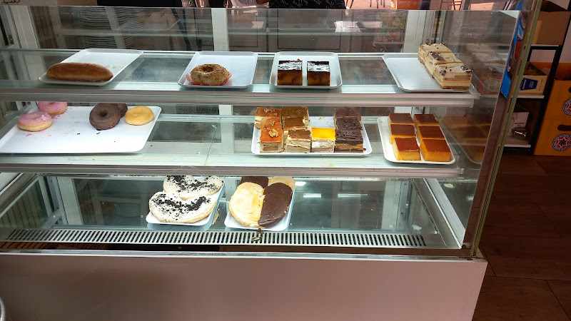 Fotografia tomada fuera de Enjoy Bar Restaurante Cafeteria Pasteleria - restaurantes en Mazagón, Huelva