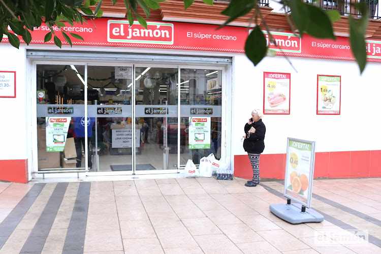 Fotografia tomada fuera de Supermercados El Jamón - Supermercado en Palos de la Frontera, Huelva