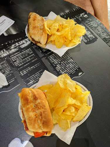 Fotografia tomada fuera de Cafetería New Classic - cafeterías en Huelva, Huelva