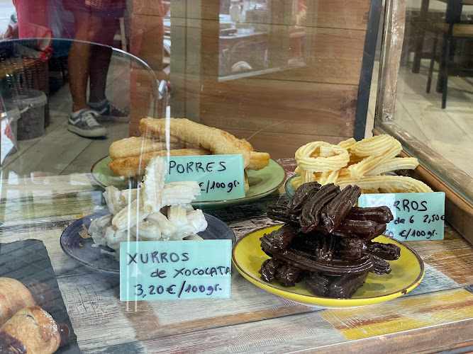 Fotografia tomada fuera de La Xurreria del Barri - Sitges - - Churrería en Sitges, Barcelona