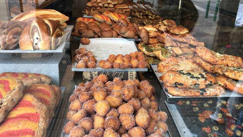 Fotografia tomada fuera de Forn Avi Jordi - Forn de pa en Terrassa, Barcelona