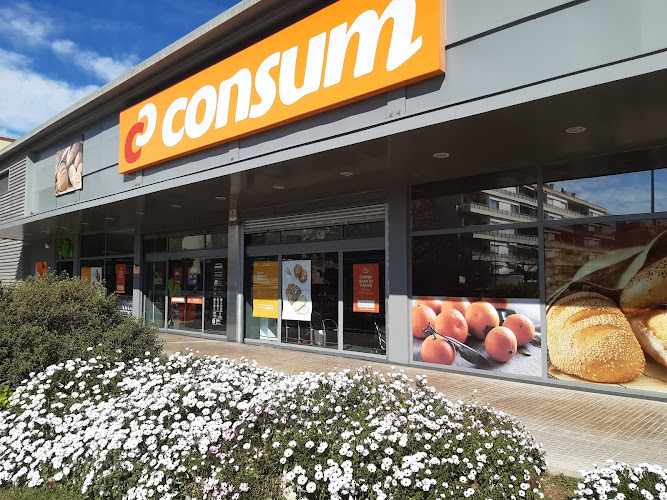 Fotografia tomada fuera de Supermercat Consum - Supermercat en Terrassa, Barcelona