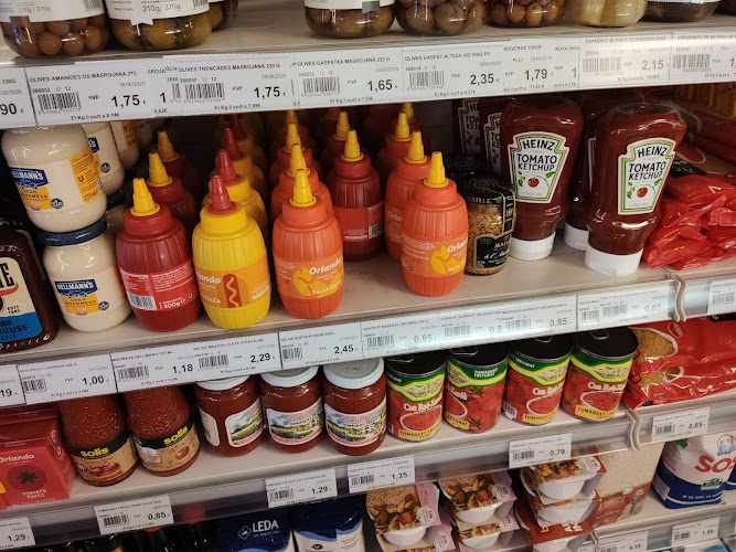 Fotografia tomada fuera de Llobet Express - Supermercado en Berga, Barcelona