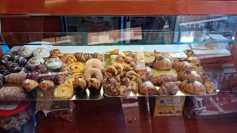 Fotografia tomada fuera de La Riera - Cafeteria en Vallirana, Barcelona