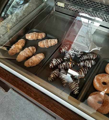 Fotografia tomada fuera de Pastisseria-degustació La Granada - Pastisseria en La Granada, Barcelona