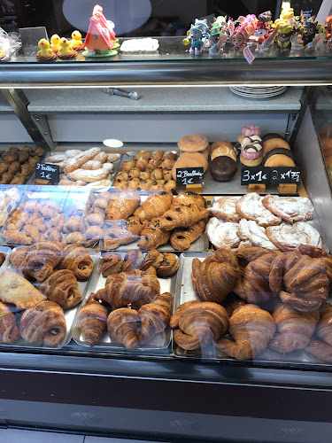 Fotografia tomada fuera de La Xicra - cafeterías en Vilanova del Vallès, Barcelona
