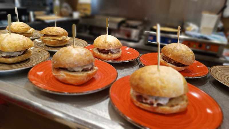 Fotografia tomada fuera de Yayi'ss Bar - Hamburguesería en Vilanova i la Geltrú, Barcelona