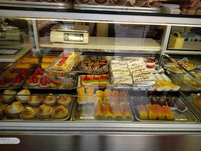 Fotografia tomada fuera de PASTELERÍA MERCÈ - Pastisseria en Vilanova i la Geltrú, Barcelona