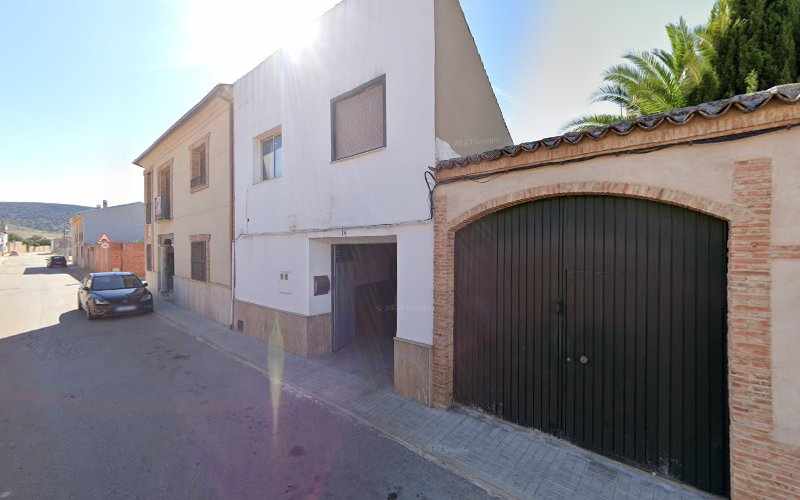Fotografia tomada fuera de Lorenzo Cañadas Valencia - Panadería en Moral de Calatrava, Ciudad Real