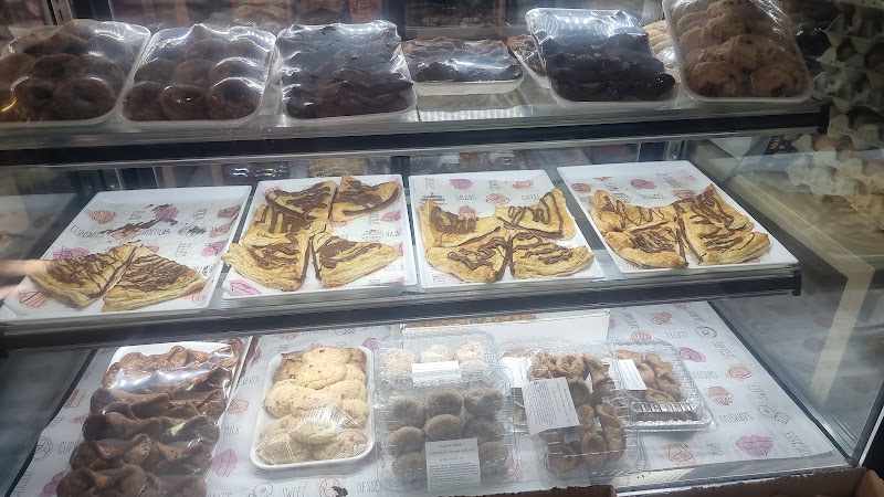 Fotografia tomada fuera de Panadería Confitería Mónica Perales - Panadería en Villamanrique de la Condesa, Sevilla