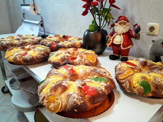 Fotografia tomada fuera de Panadería Os Novás - Panadería en Cruz Dos Novás, A Coruña
