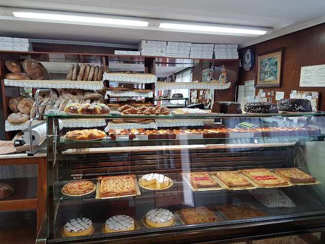Fotografia tomada fuera de Panadería O Burato - Panadaría en Cambre, A Coruña