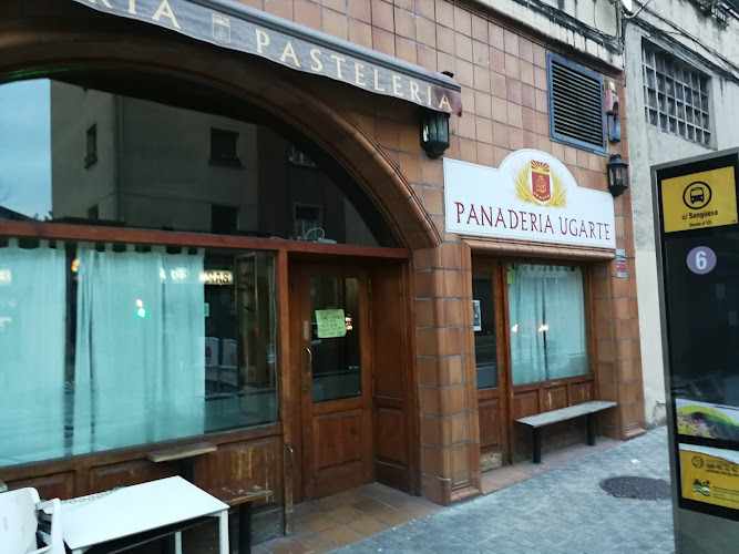Fotografia tomada fuera de Panaderia Ugarte - Comercio en Pamplona, Navarra