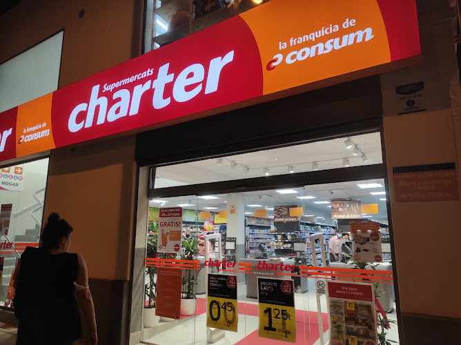 Fotografia tomada fuera de Charter - Supermercat en Badalona, Barcelona
