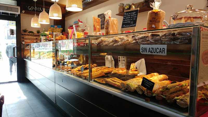 Fotografia tomada fuera de Cafeteria Bellapan - cafeterías en Barcelona, Barcelona