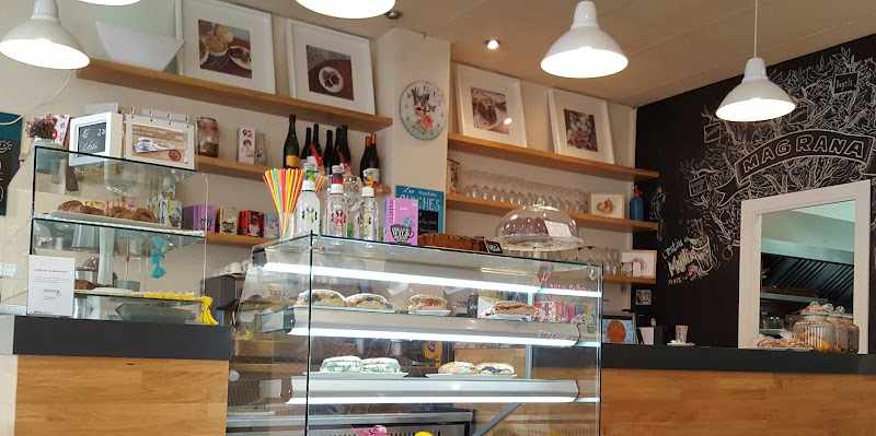 Fotografia tomada fuera de Magrana - Cafeteria en Berga, Barcelona