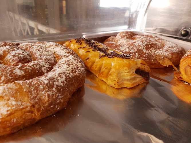 Fotografia tomada fuera de Churrería Bar Punt de Trobada - Churrería en Berga, Barcelona