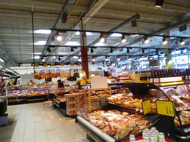 Fotografia tomada fuera de Carrefour Market - Supermercado en Berga, Barcelona