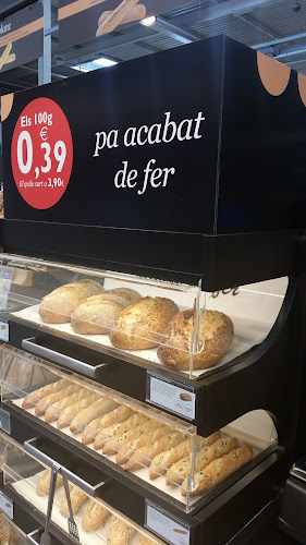 Fotografia tomada fuera de Caprabo - Supermercado en Caldes de Montbui, Barcelona