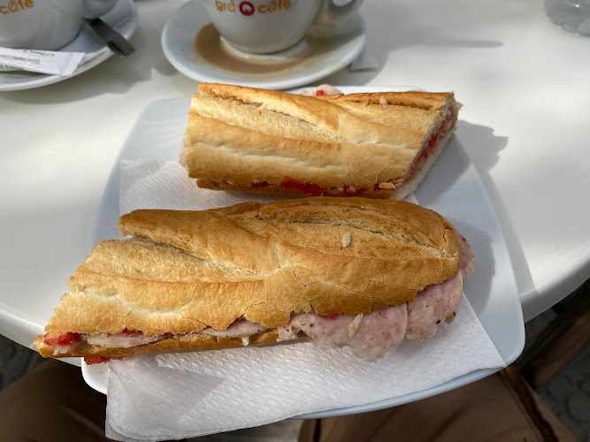 Fotografia tomada fuera de El Gra Cafetería - cafeterías en Canet de Mar, Barcelona