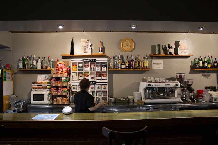 Fotografia tomada fuera de Cafè Capellades - Cafetería en Capellades, Barcelona