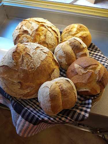 Fotografia tomada fuera de Forn de Pa Artesà Tur - Forn de pa en Barcelona, Barcelona