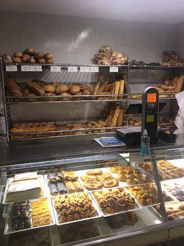 Fotografia tomada fuera de Cal Ramiro - Forn de pa en Bell-lloc d'Urgell, Lérida