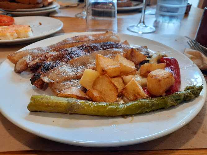 Fotografia tomada fuera de Cal Fuster - restaurantes en Butsènit d'Urgell, Lérida