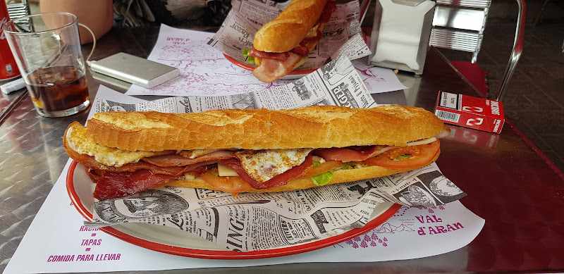 Fotografia tomada fuera de Casa Luis - restaurantes en Vielha, Lérida