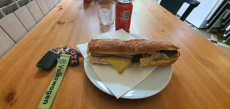 Fotografia tomada fuera de Bar Estació Toses - restaurantes en Dorria, Girona