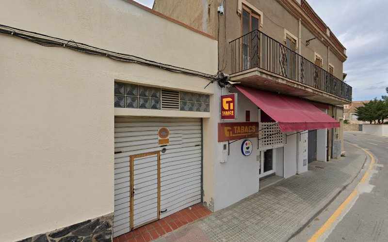Fotografia tomada fuera de Botiga de Queviures Ca La Rosor - Botiga de queviures en Vilajuïga, Girona