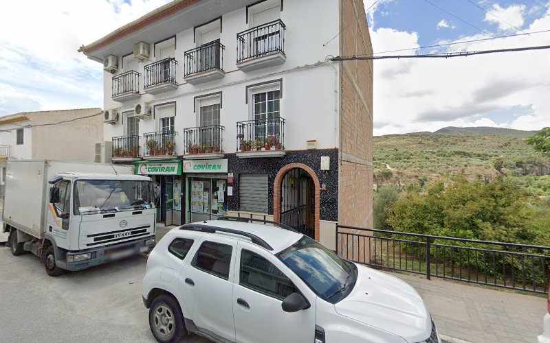 Fotografia tomada fuera de Supermercado Coviran CARMEN - Supermercado en Albuñuelas, Granada